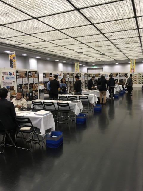 スタッフに色々なご相談を頂いている様子です。