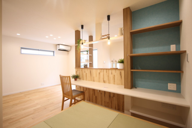 畳コーナーから見たリビング